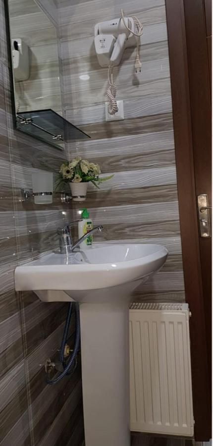 Apartment Izabella Tbilisi Buitenkant foto